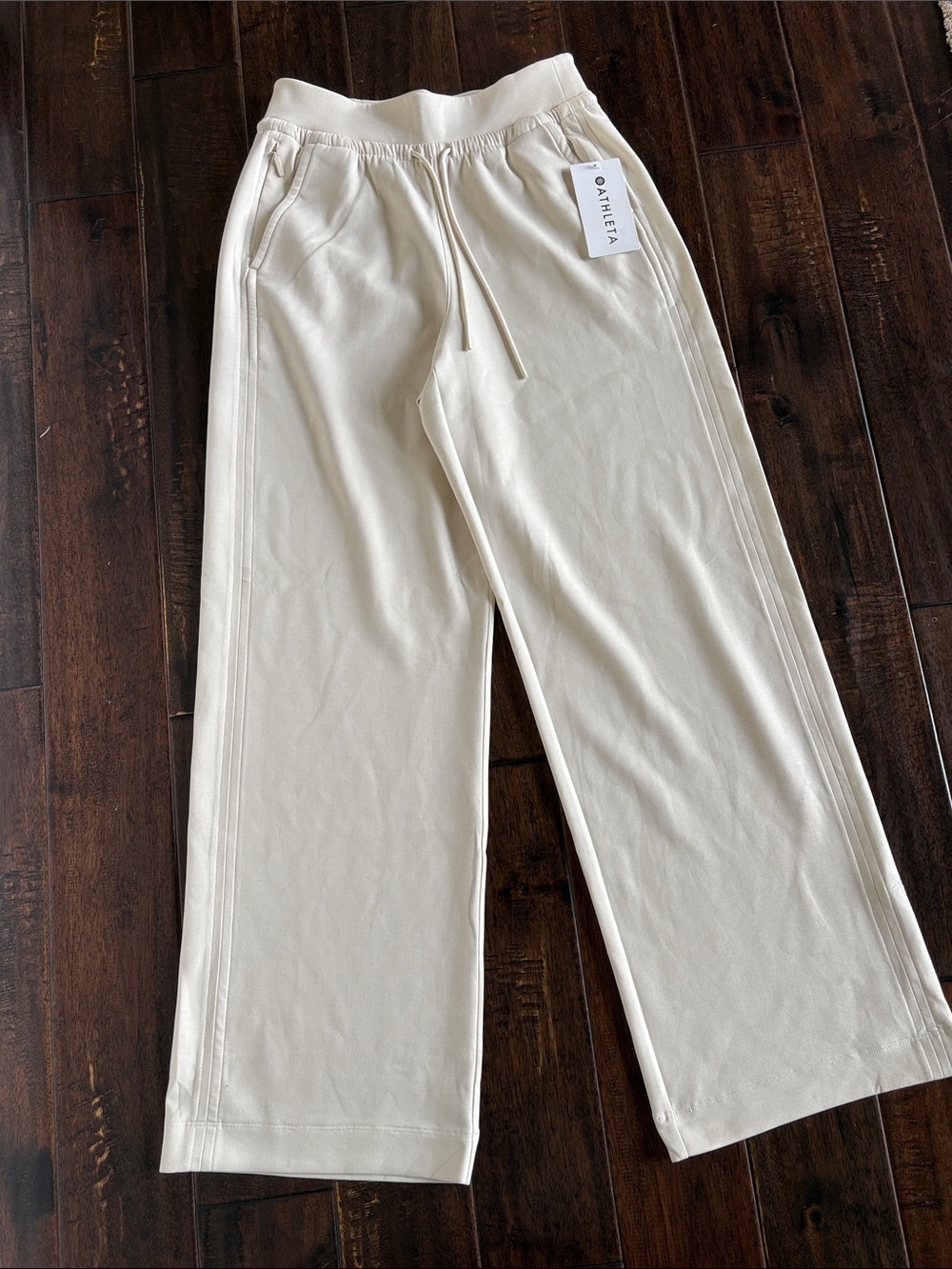 Athleta Allure Pant Cream Wide-Leg Joggers. M/T
